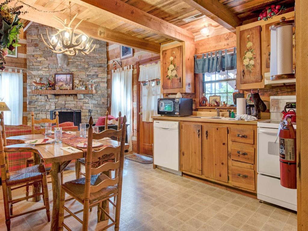 Fox Den Villa Гетлинбург Екстериор снимка